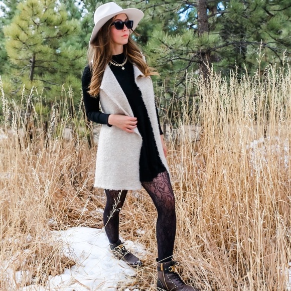 Vest - Picture 2 of 7